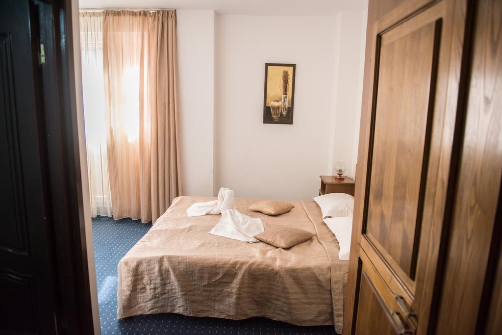 Hotel Dynes Eforie Nord Exteriér fotografie